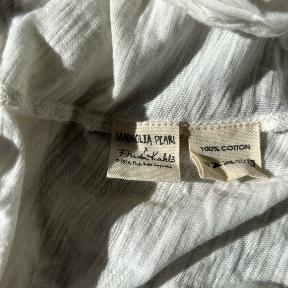 NWT🌼🐦Magnolia Pearl Frida Tee in Ivory One Size Fits Most - Picture 12 of 12